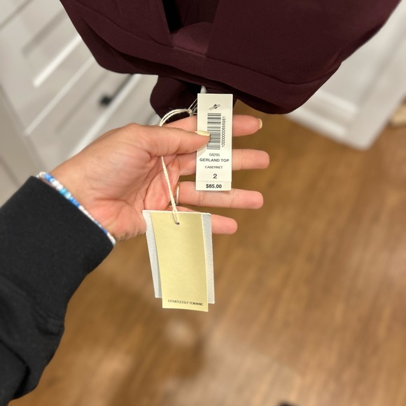 Aritzia crop tops - Picture 2 of 3